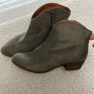 Lucky Ankle Boots